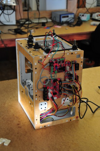 Side-mounted extruder controller